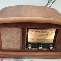ANTICA RADIO D'EPOCA IN LEGNO