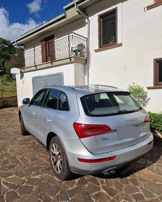 AUDI Q5 quattro 