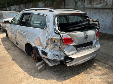 VW Passat Station Wagon B8 per ricambi