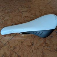 Sella fizik gobi bianco