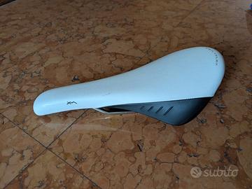 Sella fizik gobi bianco