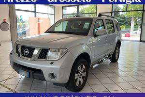 NISSAN Pathfinder 2.5 dCi LE 7 posti