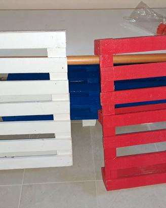 fioriere in legno e vasi in cemento
