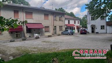Casa indipendente di 116 m² con 5 locali e box aut