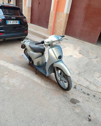 scooter Aprilia scarabeo 