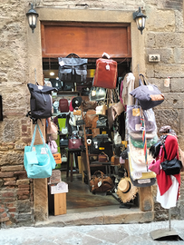 Volterra - Attività commerciale