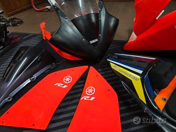 Carene vetroresina e ricambi Yamaha R1