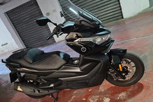 Voge sfida sr400 come nuovo