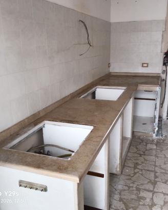 Marmo travertino piano cucina usato con fori