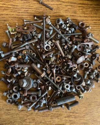 Bulloni per riciclo creativo