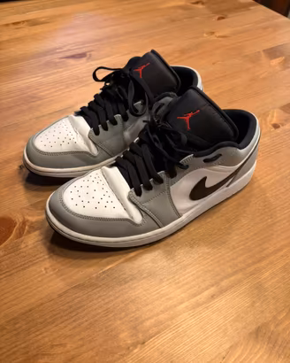 Air Jordan 1 Low Light Grey / Black Red Taglia 45