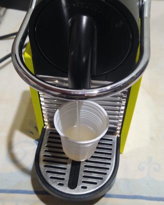 macchina caffè Nespresso Pixie 