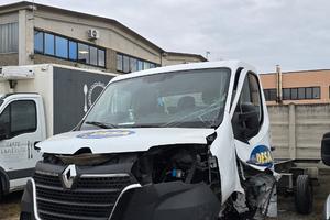 Renault Master incidentato