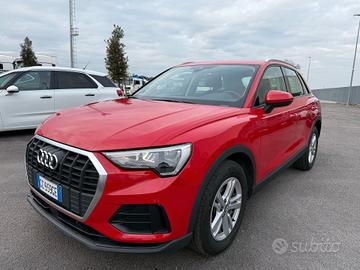 Audi Q3 35 TDI S tronic Business