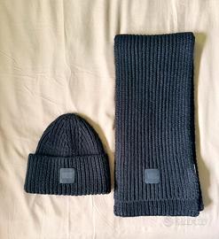 Sciarpa e berretto UGG