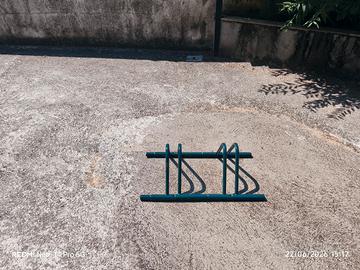 porta bici a terra
