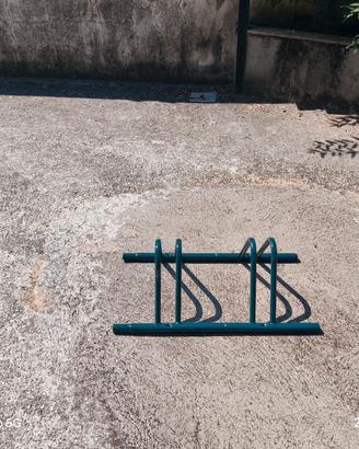 porta bici a terra