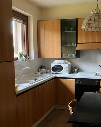 CUCINA  COMPLETA  +  TAVOLO E SEDIE