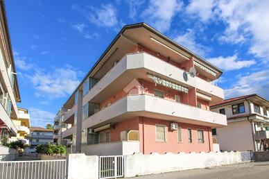 3 LOCALI A ALBA ADRIATICA