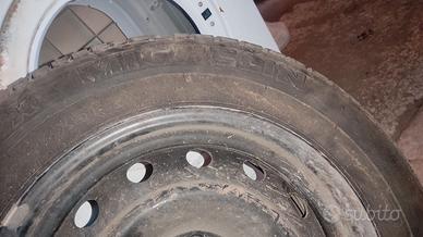 Ruota gomma cerchione cerchio michelin e pirelli