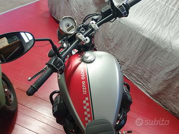 MOTO GUZZI V9 BOBBER COME NUOVA.