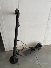 Monopattino ninebot es2