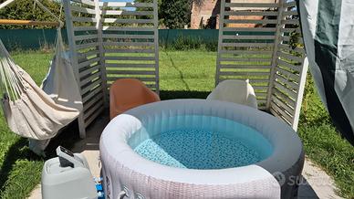 Piscina idromassaggio