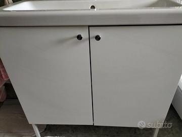 Mobile bagno sottolavabo con lavabo