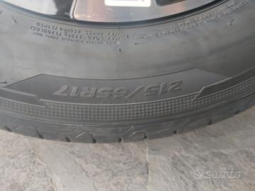 Pneumatici 215/65 R17 99V