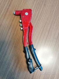 Rivettatrice manuale