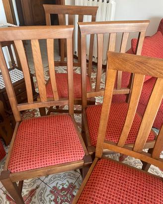 Sedie in legno con imbottitura