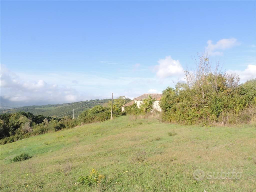 Rustico / Casale di 350 m² con 1 locale a Penna in - Vista 3
