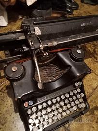 macchina Olivetti originale