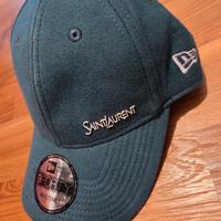 cappellino verde new era yves saint laurent