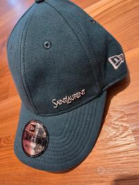 cappellino verde new era yves saint laurent