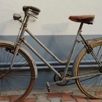 Bicicletta vintage da restaurare