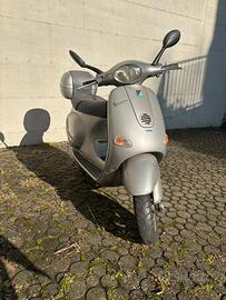 Vespa 125 et4 2003