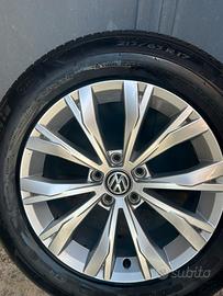 Cerchi originali Volkswagen da 17”con gomme 215/65
