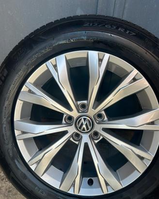 Cerchi originali Volkswagen da 17”con gomme 215/65