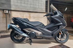 Kymco AK 550
