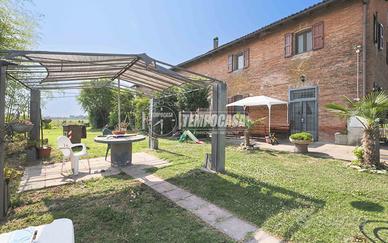 VP37 VILLA UNIFAMILIARE CON GIARDINO E PISCINA