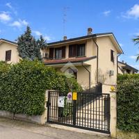 PORZIONE DI TRIFAMILIARE A SIZIANO