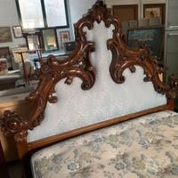 LETTO BAROCCO IN NOCE