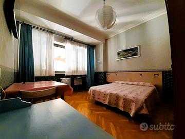 Stanza singola / doppia / Torino Centro