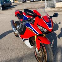 Honda CBR 1000 RR SP 1 - 2017 con terminale MIVV