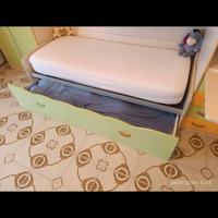 Cameretta con un materrasso