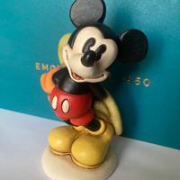 Topolino in piedi con tulipano Thun Disney