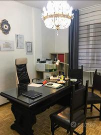 Stanza uso ufficio studio