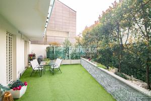 ESCLUSIVA SOLUZIONE SEMINDIPENDENTE CON GIARDINO!