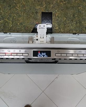 Bosch lavastoviglie incasso 3 cesti perfetta!!!